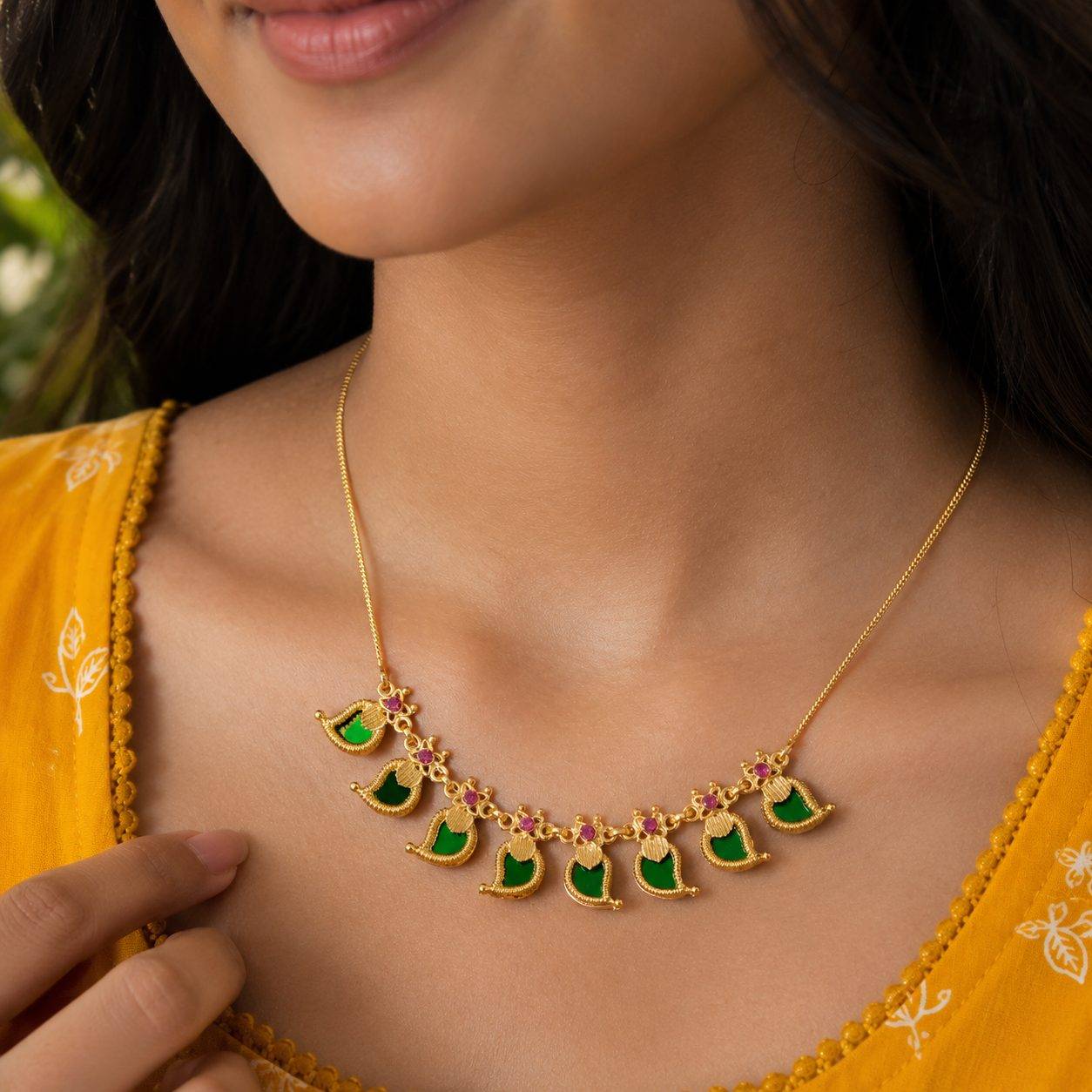 Traditional Kerala Palakka Necklace Features Green Mango-Shaped